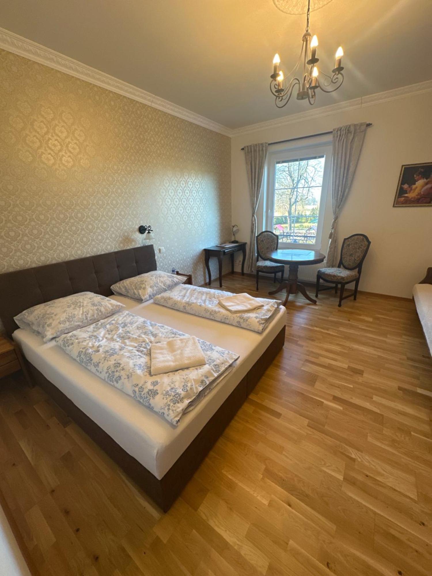 Bynovecky Zamecek Hotell Exteriör bild