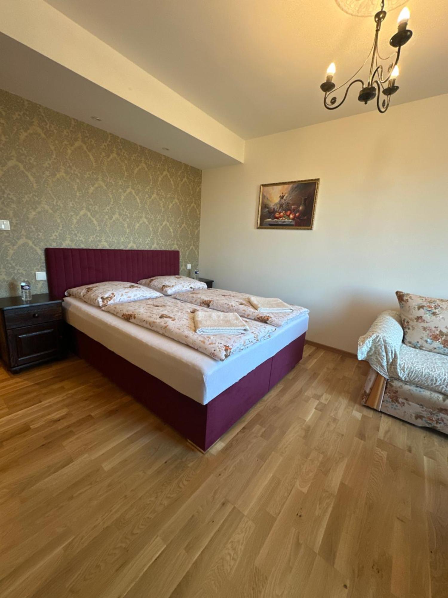 Bynovecky Zamecek Hotell Exteriör bild